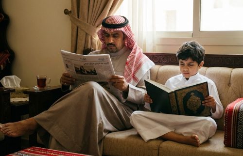 أفعالك هي مرآة بناء مستقبل طفلك