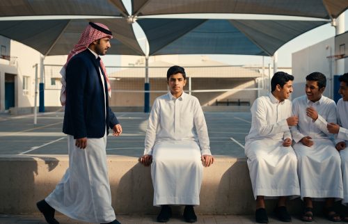 المراهقون هم الفئة الأكثر شعوراً بالوحدة في العالم